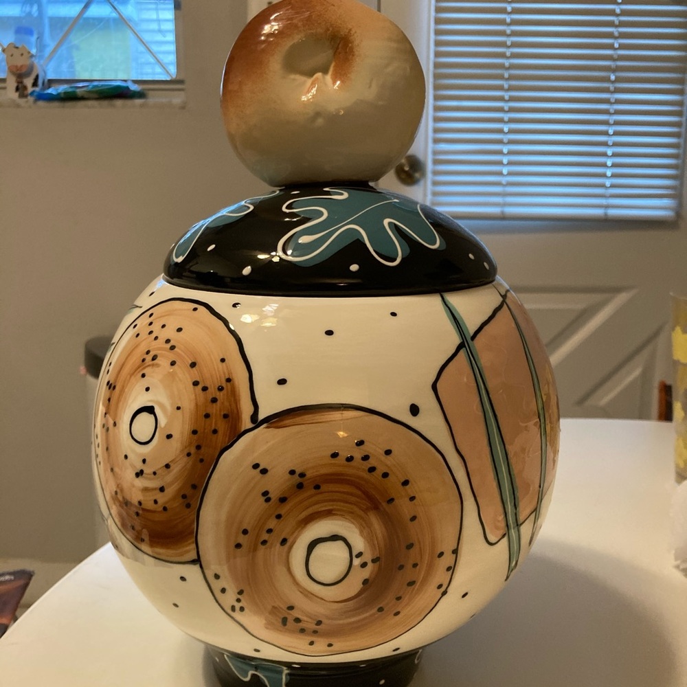Cookie jar